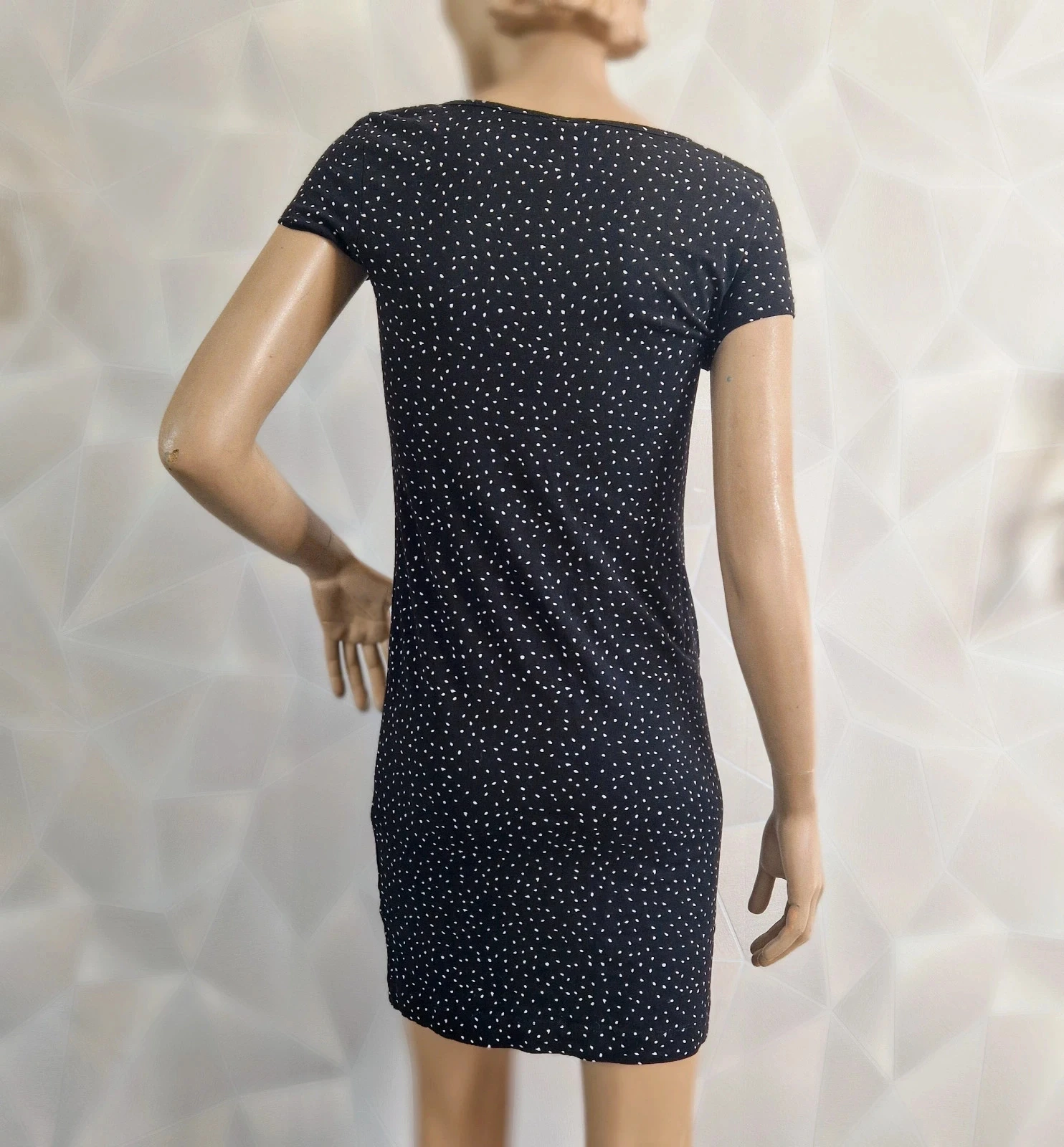 Vestido de camiseta con lunares. – photo 3